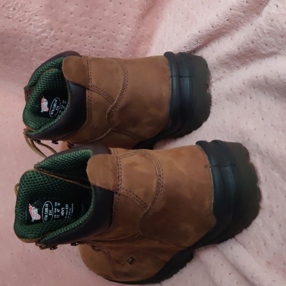 Red Wing shoes, waterproof size 13 - Picture 4 of 12